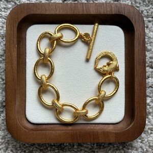 Julie Vos Gold Link Bracelet with Textured Clasp